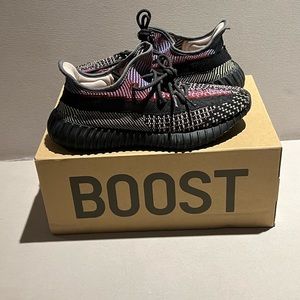 Yeezy Boost 350 V2 Yecheil (Reflective Laces)